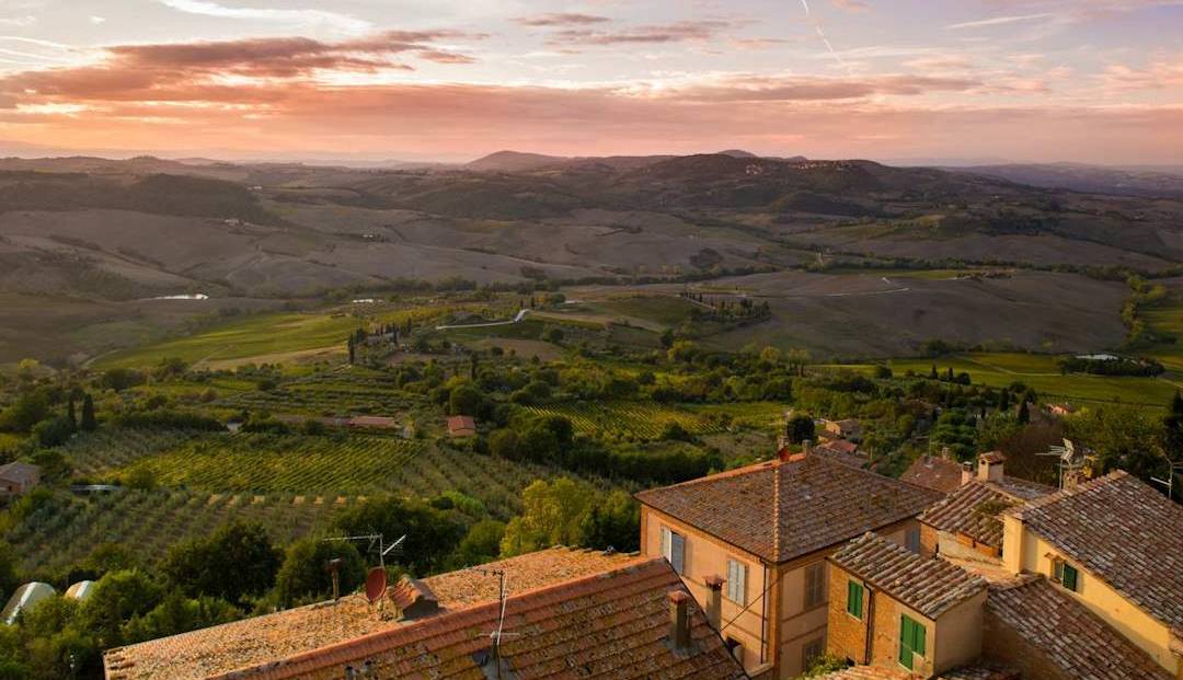 Contattaci, ti aiuteremo a prenotare il tuo fantastico tour in Toscana!